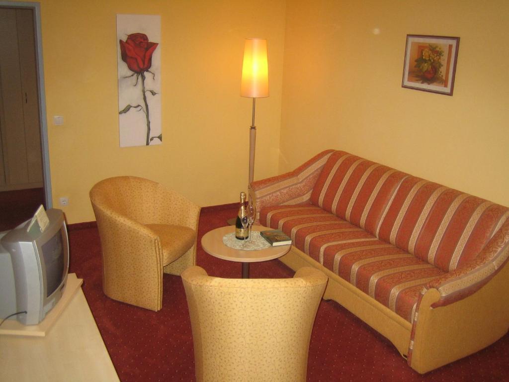 Landhotel Stofflerwirt Sankt Michael im Lungau Phòng bức ảnh