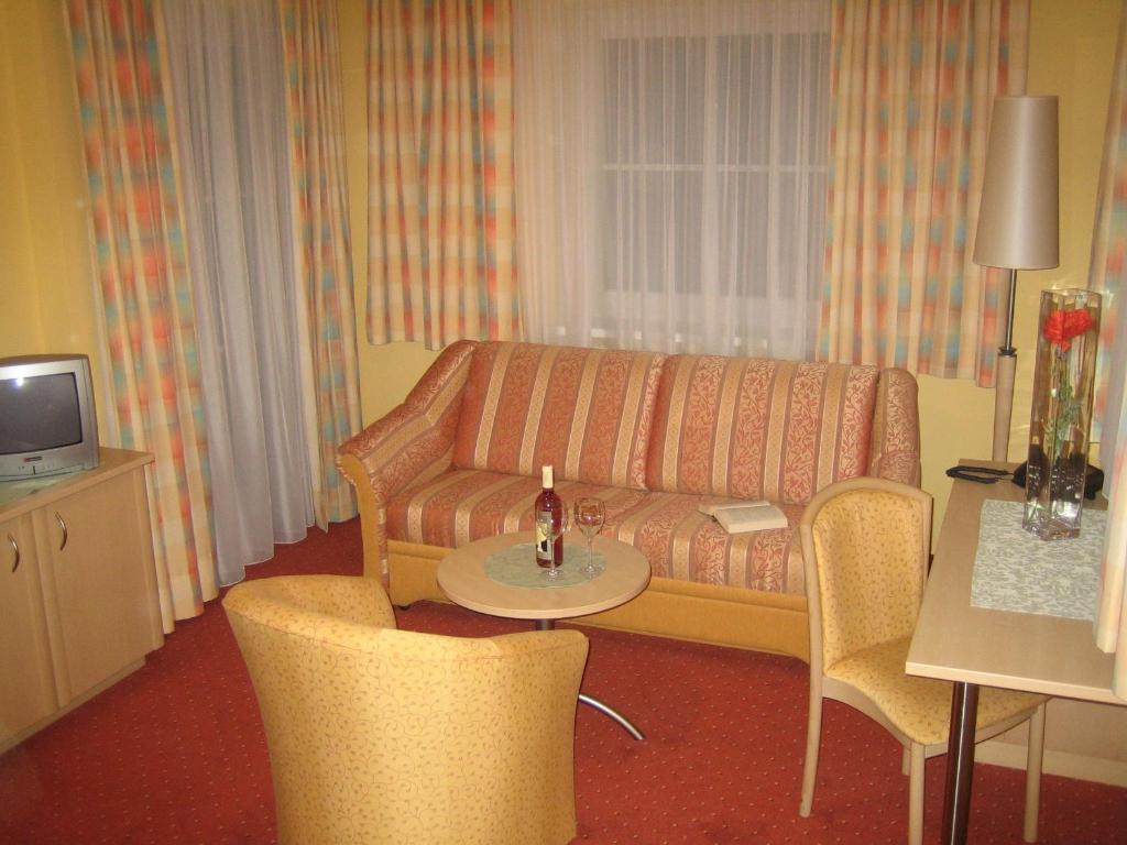 Landhotel Stofflerwirt Sankt Michael im Lungau Phòng bức ảnh