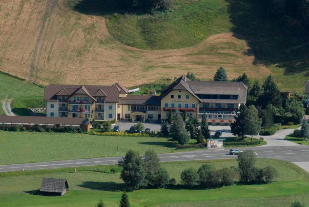 Landhotel Stofflerwirt Sankt Michael im Lungau Ngoại thất bức ảnh