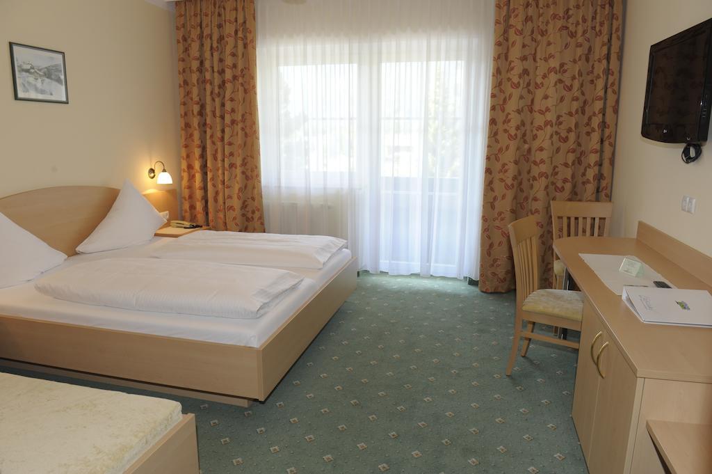 Landhotel Stofflerwirt Sankt Michael im Lungau Phòng bức ảnh