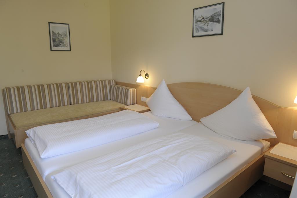 Landhotel Stofflerwirt Sankt Michael im Lungau Phòng bức ảnh
